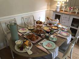 جددت صالة الطعام بنفسي من الألف الى الياء home decor decor table settings