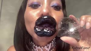 RS Black glass kisses