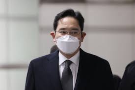 국정농단 혐의로 재판을 받고 있는 이재용 삼성전자 부회장이 지난 1월18일 오후 서울 서초구 서울고등법원에서 열린 파기. Yb6wzf0ugmkzpm