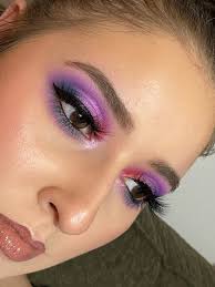 Julia Bral (@JuliaBral)