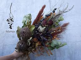 ドライフラワーのお店letampsルタンはinstagramを利用しています native flower bouquet こちらはvintageの古着なども扱うアパレルショップ様の撮影イメージに合わせてカッコいい雰囲気でとのorderでした 遠方から本当にありがとうございます