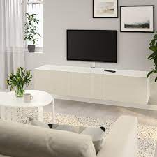 Fernseher verstecken ikea mulltonnen im vorgarten verstecken sichtschutz im garten from i0.wp.com. Besta Tv Bank Mit Turen Weiss Selsviken Hochglanz Beige Ikea Deutschland