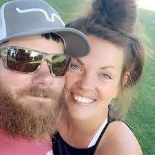 Abby Dixon (@abbyjoschantz)