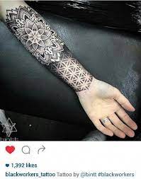 Find the best tattoos and tattoo artists. Like The Mandala Organic Into The Geometric Not Crazy About He Dot Work Coolgeometrictattos Geometric Sleeve Tattoo Geometric Tattoo Pattern Tattoo