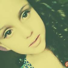 Emily Bolaños (@bm2105)