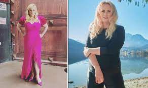 She showed off her progress last month in a gorgeous blue cocktail dress, and now she's looking. Rebel Wilson Weight Loss Actress Ate 1 500 Calorie A Day Diet To Lost 5st Express Co Uk