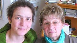 Zwei Generationen in einem Buch