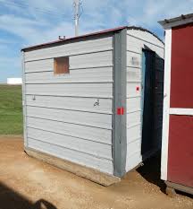 Nice 6x8 Ice Fishing Skid House | Fish ...