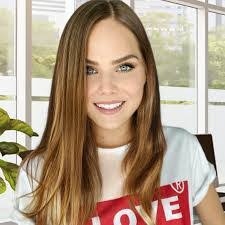 Victoria Payton's Instagram, Twitter & Facebook