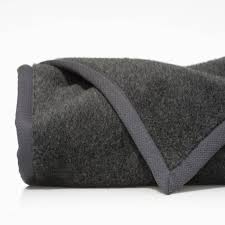Die abolengo de alpaca alpaka ganzjahresdecke misst 135 x 200 cm und hat ein füllgewicht von 900 g. Ritter Decke Perulama Anthrazit 80 Baby Alpaka 20 Schurwolle Teppich Hemsing