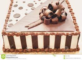 Le meilleur de la thématique décoration gâteau en chocolat a été mis en ligne par ben, notre pâtissier fan de bons et jolis gâteaux ! Decoration De Gateau De Chocolat Photo Stock Image Du Homemade Conception 55971632