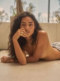 FHM Shoots: de wonderschone krullenbol Wendel Muller