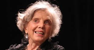 Bélgica Castro, actriz fundadora del Teatro Experimental de la U. de Chile:  “Desde mi balcón veo caminar a Chile”