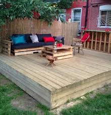 Meubles De Jardin En Palettes In 2020 Palettenholz Paletten Terrasse Decks Terrasse Aus Paletten