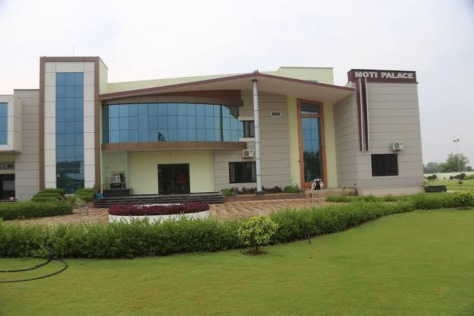 Hotel Moti Palace in Hanumangarh