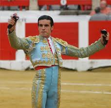 EMILIO DE JUSTO TRIUNFA EN LA PLAZA DE TOROS DE TORREMOCHA - TTN ::  Torrejoncillo Todo Noticias