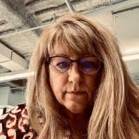 2700+ "Öström" profiles