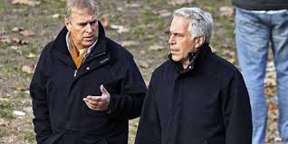 Jeffrey epstein's accuser virginia giuffre has filed suit against britain's prince andrew, charging him with sexual abuse when she was 17 . Jeffrey Epstein Jetzt Packt Sein Ex Butler Uber Prinz Andrew Aus