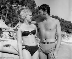 'the women, the sex… i don't regret anything'. Tom Jones Says Wife Linda Would Never Agree To A Marriage Pact Over His Affairs Daily Mail Online