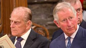 Felipe, nombrado duque de edimburgo, tuvo que renunciar a sus títulos de nobleza anteriores y a su religión ortodoxa. El Principe Carlos Jamas Ha Sido El Consentido Del Duque De Edimburgo Vanidades