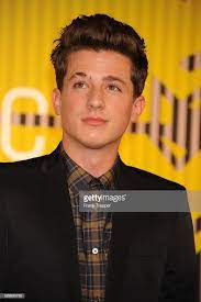 Musician Charlie Puth Arrives At The 2015 Mtv Video Music Awards Held Charlie Puth Charlie Charlie Puth Music
