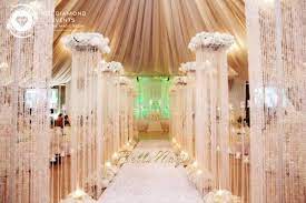 Bn Wedding Decor Great Gatsby Wedding In Nigeria By Red Diamond Events Nigerian Wedding Decor Gatsby Wedding Theme Wedding Aisle Decorations