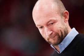 Nylander sågas i ny bok