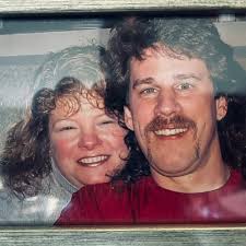 During Saturday's immigration protests, workers at a Compton restaurant  were seen rushing to help sheriff's deputies who appeared to have been  exposed to tear gas. https://abc7.la/4krcwFK