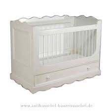 Schlichtes und zeitloses kinderbett, bett aus massivem kiefernholz mit biologischer oberflächenbehandlung. Bett Babybett Kinderbett 140x70 Weiss Landhaus Weiss Massivholz