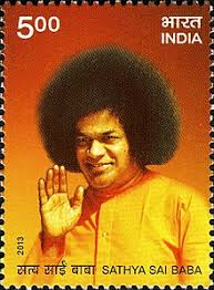 Nato in un piccolo villaggio nell'andra pradesh (india del sud), all'età di 14 anni affermò di essere la reincarnazione di sai baba di shirdi. Sathya Sai Baba Wikipedia