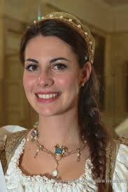 Elisa Costantini è la Maria dell'Anno 2017 18 anni, veneziana di Burano,  studentessa dell'Istituto Tecnico per il Turismo Algarotti, è stata eletta  ieri sera al termine della serata di Gala ospitata nelle