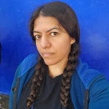 Sprayed body glitter all over myself but you can barely see it. Oh well, I  shined in real life ✨ Question for you all! I know you enjoy seeing my  thought process