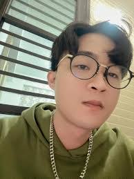 Roy Lin's Instagram, Twitter & Facebook