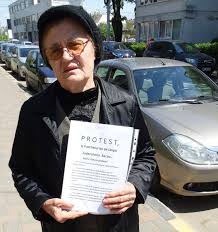 Pentru a beneficia de toate informațiile vă rugăm să ne contactați telefonic: Protest In FaÈ›a Procuraturii DeÈ™teptarea Ziarul BacÄƒului