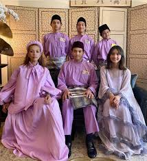 Malaysia, director, seri shahabuddin, executive chairman, lihat profil profesional, selangor, yaacob khyra, free people check with all. 4 Fun Facts About Ezurin Khyra The Next Star Of The House Reality Show Entertainment Rojak Daily