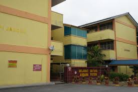 Sekolah menengah kebangsaan agama kuala selangor atau nama ringkasnya smka kuala selangor, smkaks atau kusiss, merupakan sebuah sekolah menengah kebangsaan agama yang terletak di pasir penambang, daerah kuala selangor, selangor darul ehsan. Sekolah Asrama Penuh Johor Kronis M