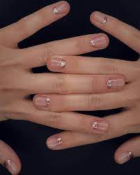 Nail art has taken so many forms lately that it has evolved as an entirely separate field of the fashion industry. 50 Simple Elegant Nail Ideas To Express Your Personality Elegant Nails Simple Elegant Nails Nail Designs Spring