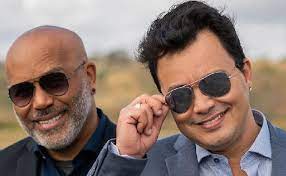 Meu coração é cigano (meu coração é cigano) mas é cigano acampado e quando ele se apaixona bate um toco e baixa a lona e vira burro empacado. Rick E Renner Rickerenner Twitter