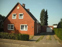7 häuser zum kauf in hude (oldb) auf immobilo.de ✓ egal ob reihenhaus, einfamilienhaus oder stadtvilla ✓ mit immobilo.de das traumhaus finden und kaufen! Haus Zum Verkauf Hamburger Str 17 27798 Hude Hude Oldenburg Mapio Net