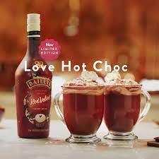 Baileys Red Velvet Hot Chocolate Video Baileys Recipes Alcohol Drink Recipes Drinks Alcohol Recipes