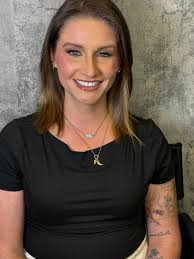 Beauty has always been my passion, and I take pride in creating looks that  make my clients feel their absolute best 💕 From bridal glam to special  events, I focus