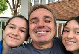 Em stories que elas gravaram, aparecem juntos da mãe, rose miriam. Filhas De Gugu Sao Derrotadas Na Justica Por Tia Bahia Economica