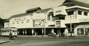 Gedung Bioskop Maxim Sebelum Berubah Nama Menjadi Bioskop Indra Di Palmenlaan Jl Panglima Sudirman 1949 1950 Di 2020 Indonesia Gedung Bioskop