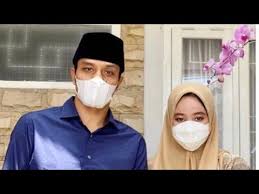 Sebab, gus kautsar ini kalau ngaji lebih banyak menggunakan bahasa arab, dan kadang sulit mencari padanan kata dalam bahasa indonesia atau jawanya. Gus Kautsar Terbaru Bersama Istri Youtube