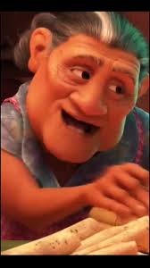 Las abuelitas el Día del Grito, Navidad, Cumpleaños, y cualquier  celebración en familia 😅#Comedia #Coco #Abuelita #15deseptiembre #Cinemex  #ParaTi