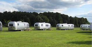Aside from forums and a few articles scattered throughout the internet, there isn't a lot of information readily available as to which manufacturers offer the best travel trailers and brands; 10 Best Travel Trailer Brands Top Rated Travel Trailers