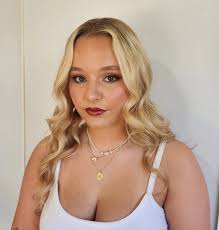 The immaculate bride that was @florence.cooper Every detail executed to  absolute perfection 💥 It was an honor to work