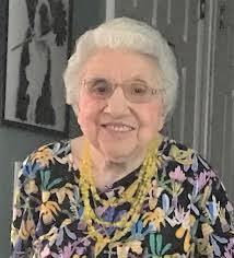 Maria Riehl's Instagram, Twitter & Facebook