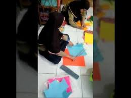 Karya aplikasi banyak diterapkan pada kerajinan kain. Karya Seni Aplikasi Dari Kain Kumpulan Montase Kolase Dan Mozaik