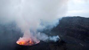 Nyiragongo volcano eruption in congo, africa (may 22, 2021). Qixmn6dzouolcm